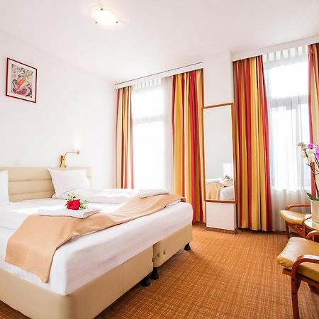 Hotel Dana 2 Satu Mare Bagian luar foto